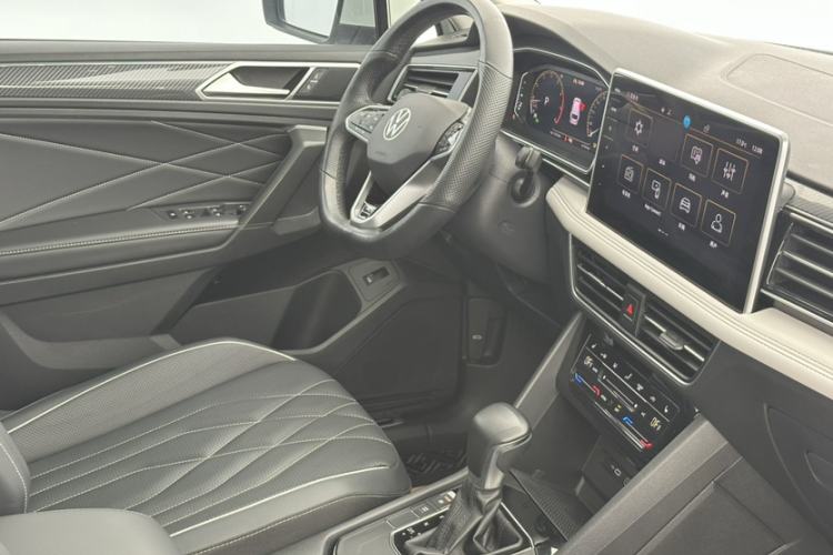 Used Volkswagen Tiguan L 2023 330TSI Automatic Two-Wheel Drive R-Line Enjoyment Edition
