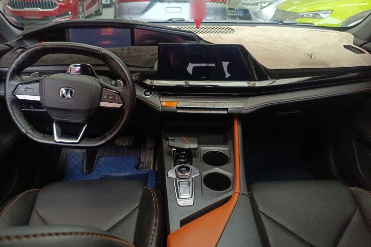 Used CHANGAN UNI-V 2022 1.5T Prestige Version Center Console