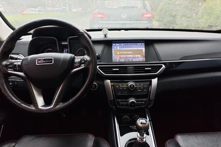 Used Zotye Domy X5 2015 1.5T Manual Luxury Version China IV Standard Center Console