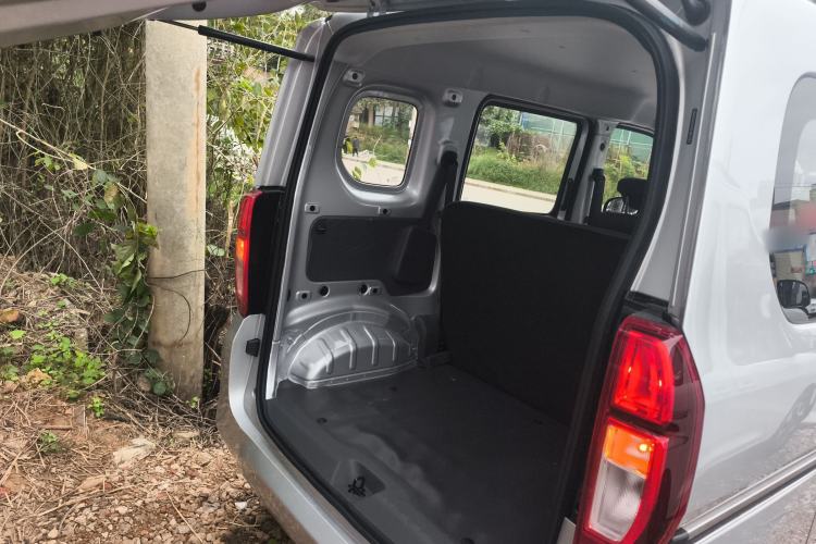 Used Wuling Zhiguang New Energy 2025 Comfort Model Trunk