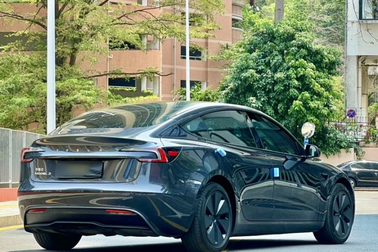 Used Tesla Model 3 2025 Rear-Wheel-Drive Version Exterior 6