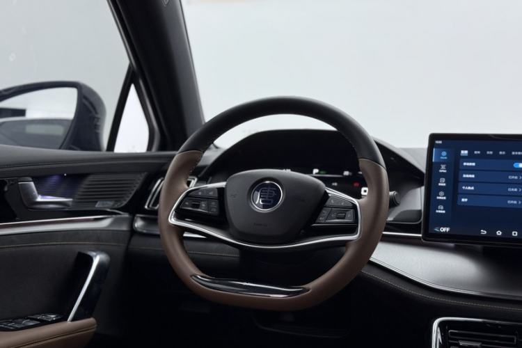 Used BYD Tang New Energy 2021 DM-i 112KM Prestige Model Interior 5