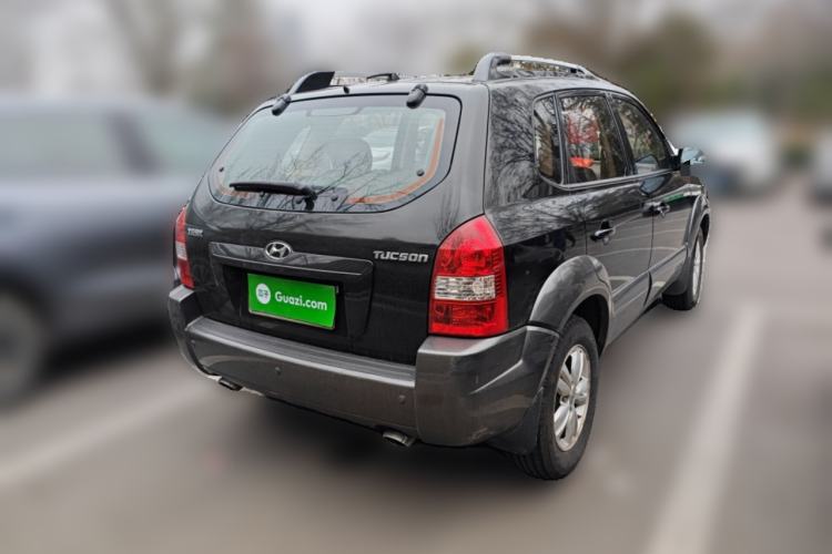 Used Hyundai Tucson 2009 2.0L Manual Two-Wheel Drive Fashion Edition Rear Right 45 Deg