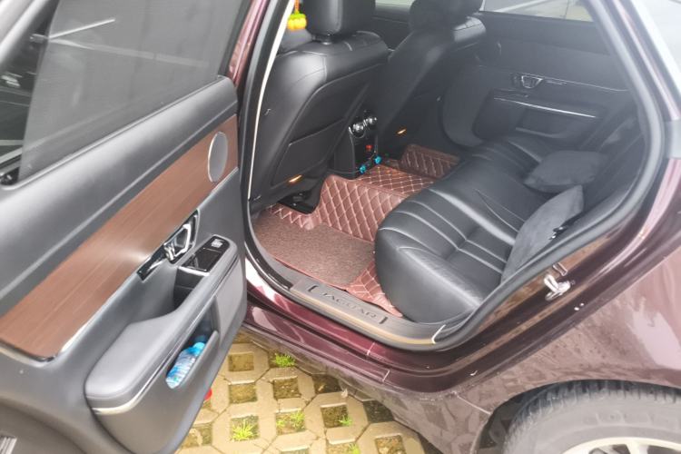 Used Jaguar XJ 2016 XJL 3.0 SC Two-Wheel-Drive Elegant Business Edition Left Rear Seat