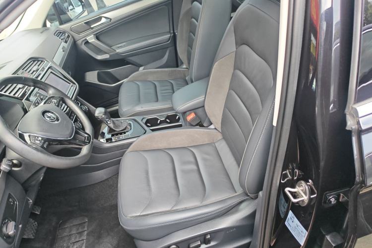 Used Volkswagen Tiguan L 2019 330TSI Automatic Two-Wheel Drive Smart Luxury Version China VI Standard Left Front Seat