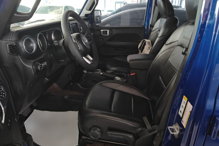 Used Jeep Wrangler 2018 2.0T Sahara Four-Door Edition
