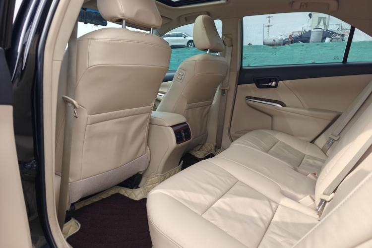 Used Toyota Camry 2012 2.5G Luxury Edition Interior 2