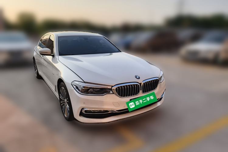 Used BMW 5 Series 2018 530Li Luxury Edition Premium Package Front Right 45 Deg