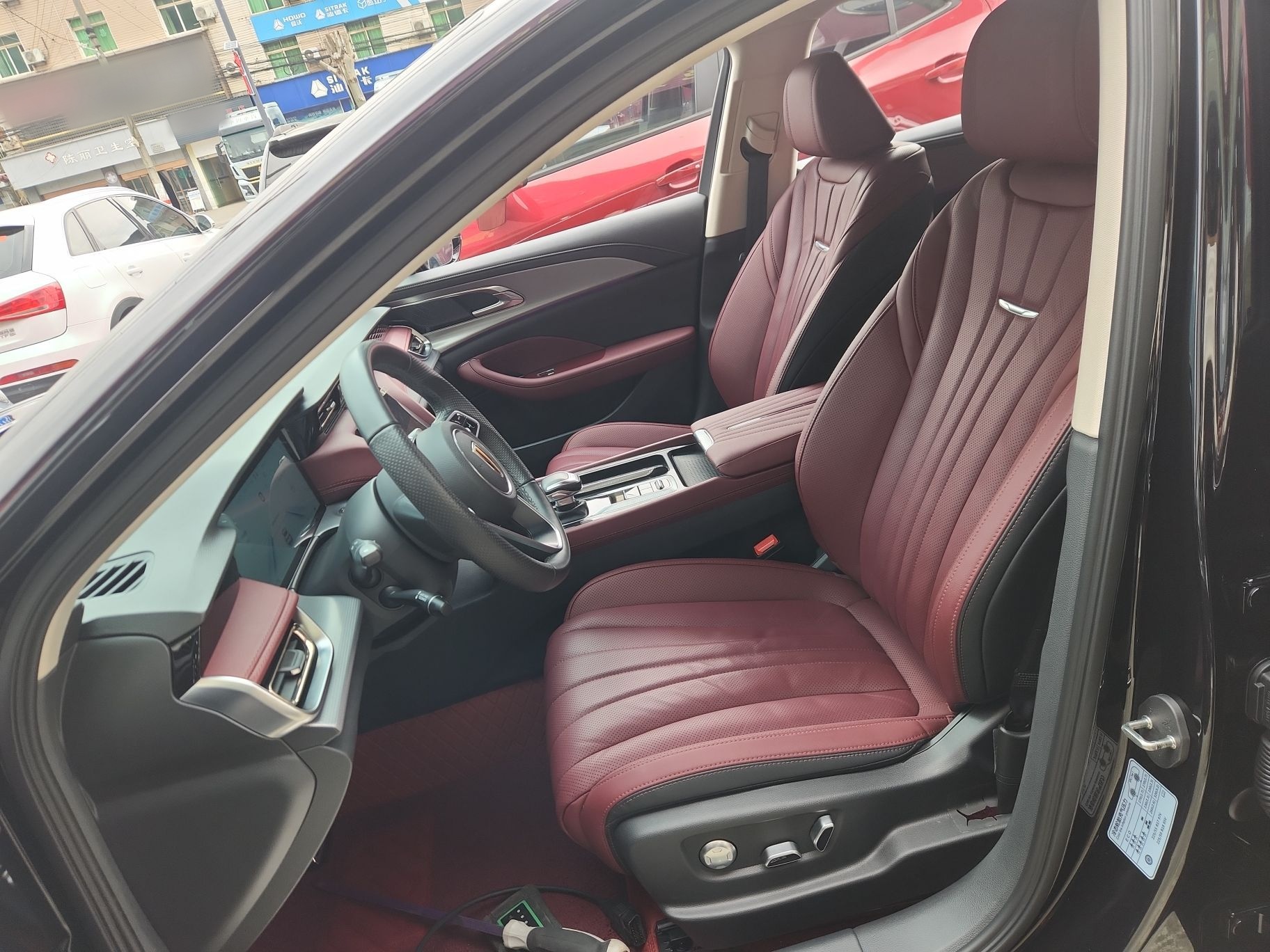 المقاعد الأمامية داخل السيارة