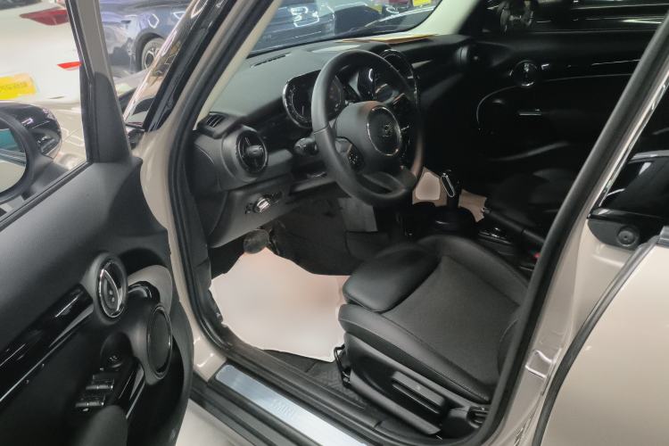 Used MINI MINI 2023 Updated 1.5T COOPER Artist Five-Door Edition