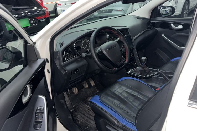 Used Venucia D60 2021 1.6L Entry Manual Comfort Edition Driver Seat