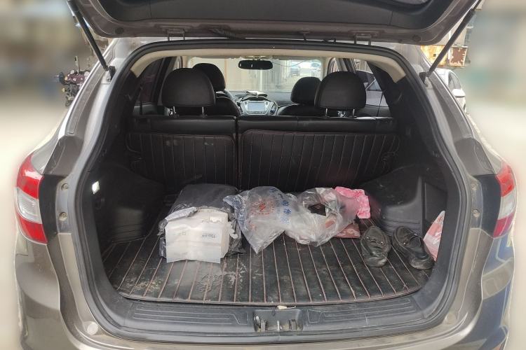 Used Hyundai ix35 2013 2.0L Automatic Two-Wheel Drive Smart GLS China IV Standard
