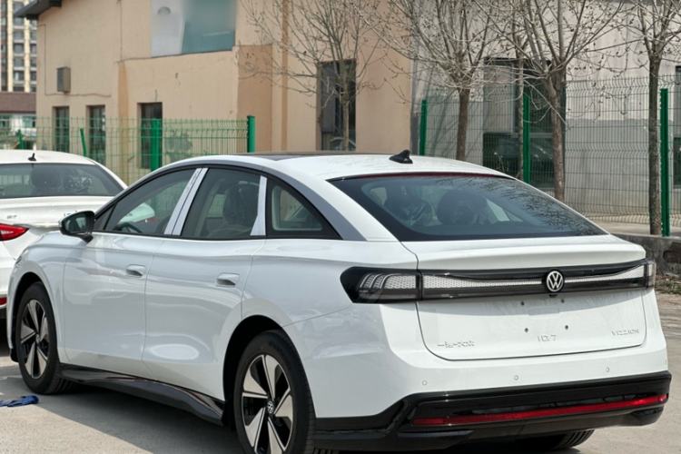 Used Volkswagen ID.7 VIZZION 2024 AIR model Exterior 3