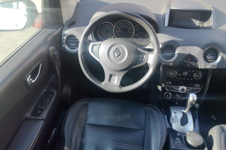 Used Renault Koleos 2013 2.5L Two-Wheel Drive Comfort Edition Steering Wheel