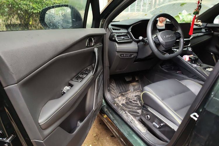 Used Lynk & Co 06 2023 Remix 1.5T Hero Driver Seat