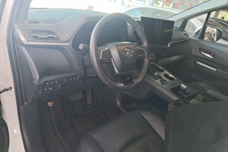 Used Toyota Sienna 2024 2.5L Hybrid Four-Wheel Drive Prestige Edition
