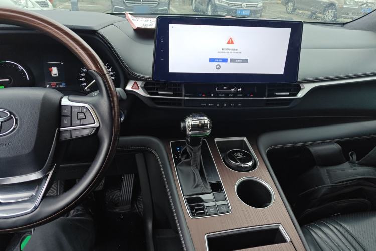 Used Toyota Granvia 2023 2.5L Hybrid Comfort Edition
