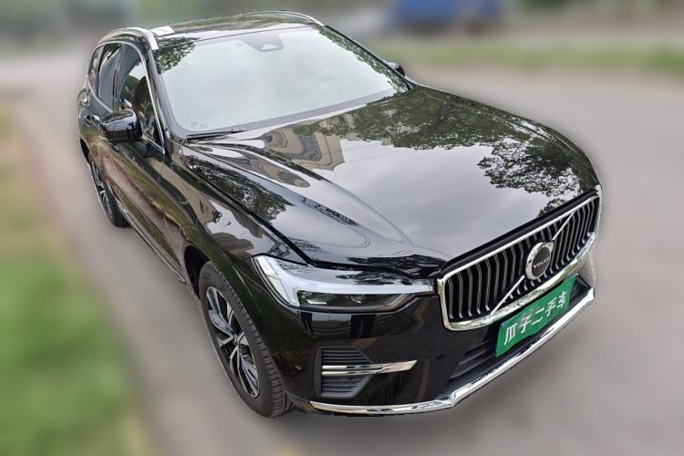 Used Volvo XC60 2025 B5 Four-Wheel Drive Smart & Advanced Luxury Edition Front Right 45 Deg