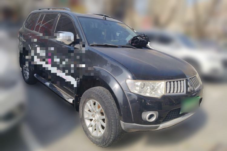 Used Mitsubishi Pajero Sport 2011 3.0L Luxury Navigation Edition Front Right 45 Deg