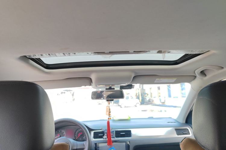 Used Volkswagen Santana 2015 1.6L Manual Comfort Edition
