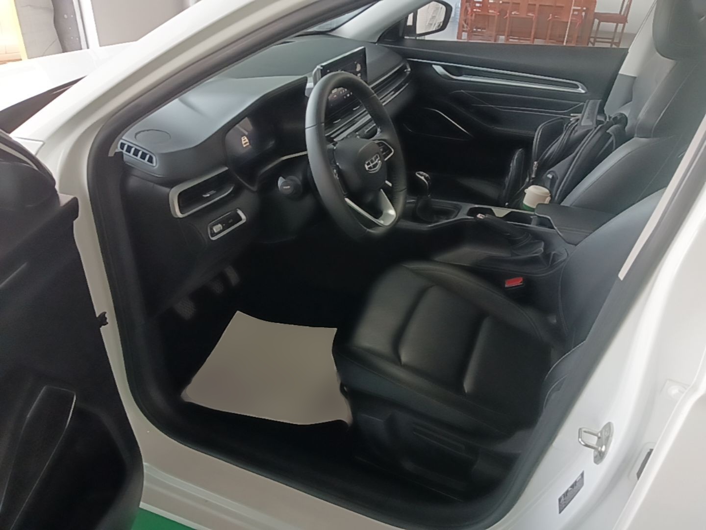 Geely Auto Emgrand 2022 4th Generation 1.5L Manual Luxury Model — снимка 17