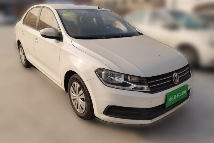 Used Volkswagen Santana 2016 1.4L Manual Fashion Edition Front Right 45 Deg