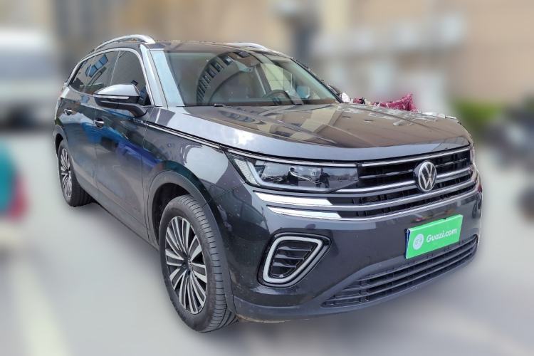 Used Volkswagen Tavendor 2024 330TSI Luxury Touring - All-Inclusive Edition Front Right 45 Deg