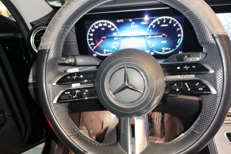 Used Mercedes-Benz E-Class New Energy 2022 Second Facelift E 350 e L Plug-in Hybrid Sports Sedan Steering Wheel