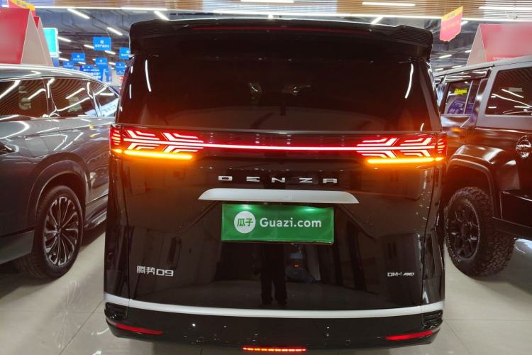 Used Denza D9 2022 DM-i 970 Four-Wheel Drive Flagship Model
