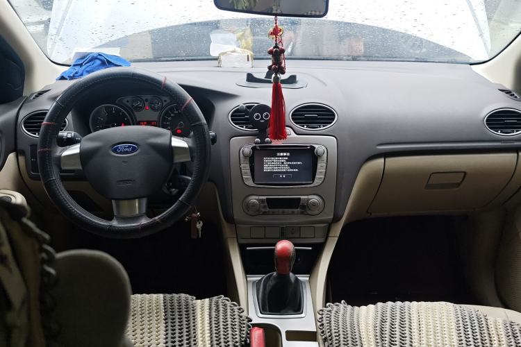 Used Ford Focus 2013 Sedan Classic 1.8L Manual Fashion Edition