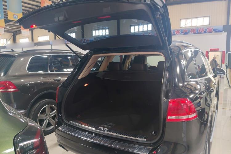 Used Volkswagen Touareg 2011 3.0 TSI Comfort Version