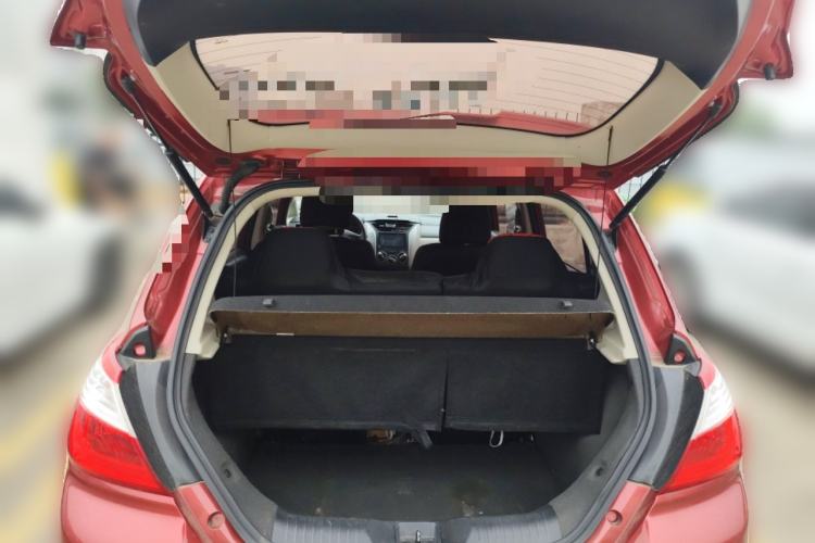 Used Venucia R50 2015 1.6L Manual Fashion Edition