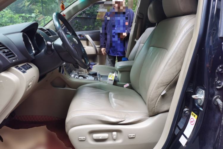 Used Toyota Highlander 2012 2.7L Two-Wheel Drive 7-Seater Luxury Edition Left Front Seat