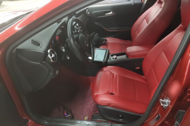 Used Mercedes-Benz GLA 2018 GLA 200 Sport Edition Left Front Seat