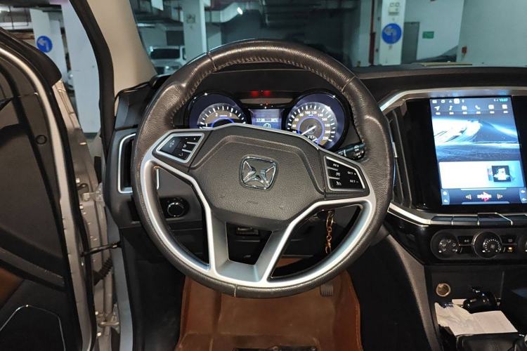 Used JMC Yusheng S350 2016 2.4T Manual 4x4 Diesel Luxury Edition 5-Seater