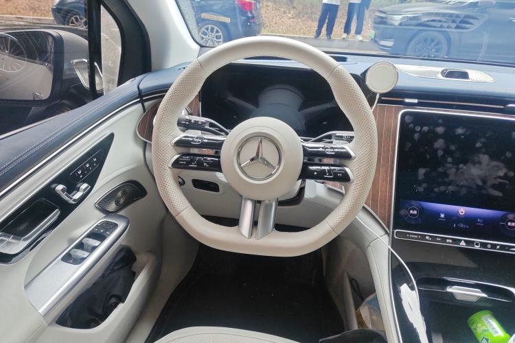 Used Mercedes-Benz EQE SUV 2024 350 4MATIC Luxury Edition Steering Wheel
