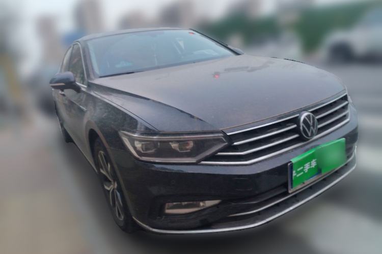 Used Volkswagen Magotan 2020 330TSI DSG Leading Model Front Right 45 Deg