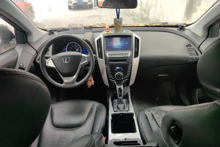 Used Luxgen U6 SUV 2015 1.8T Fashion Edition Center Console