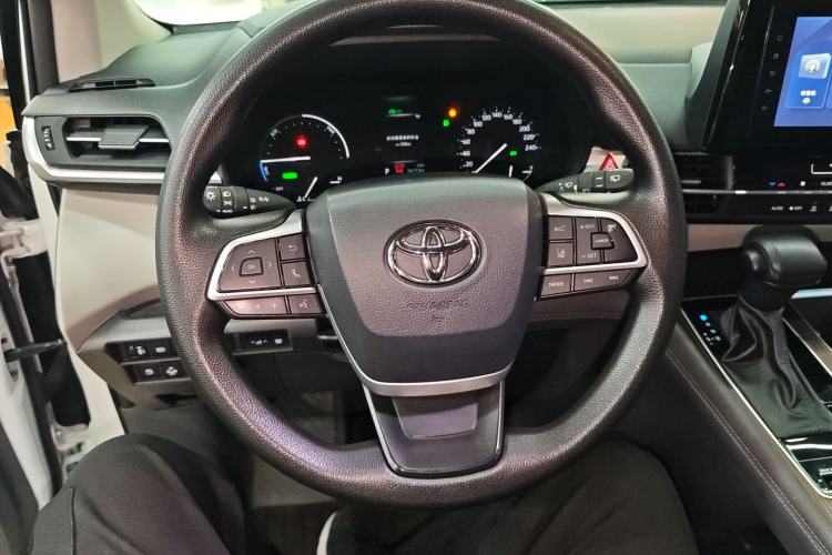 Used Toyota Granvia 2023 2.5L Hybrid Comfort Edition
