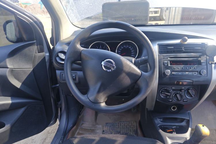 Used Nissan Livina 2015 1.6XE Manual Comfort Edition Steering Wheel