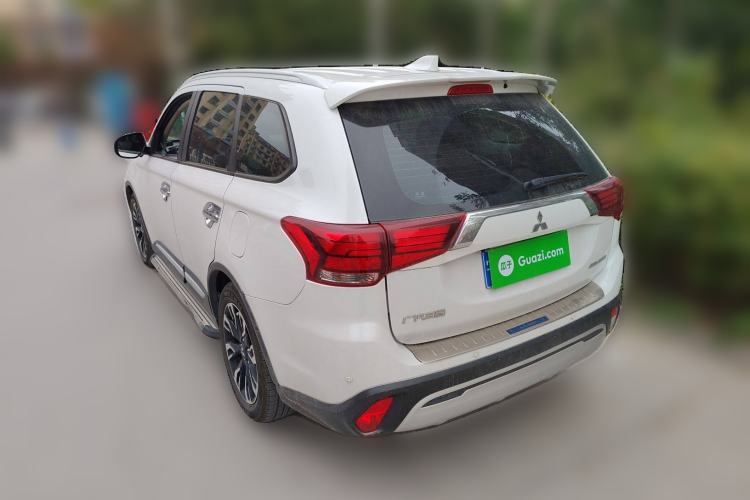 Used Mitsubishi Outlander 2019 2.0L Two-Wheel Drive Comfort Edition 5 Seats China VI Standard
