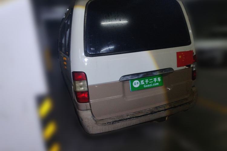 Used Foton Scenic 2014 2.0L Express Classic Short-Wheelbase Low-Roof 4Y20M