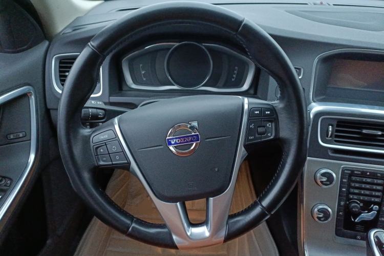 Used Volvo S60 2016 S60L T4 Zhiyuan Edition
