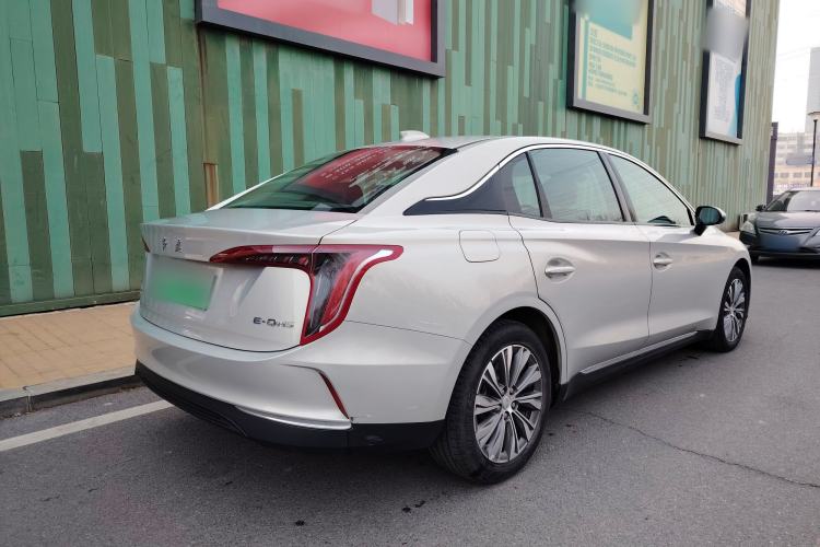 Used Hongqi E-QM5 2022 431 km Charge & Enjoy Edition Exterior 5