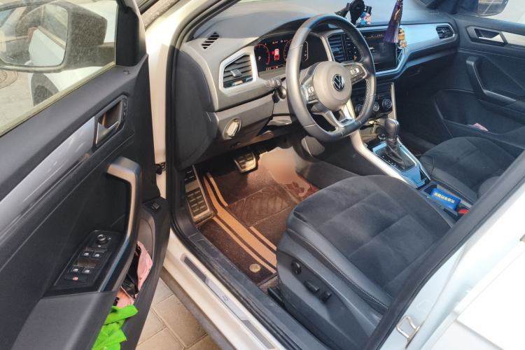 Used Volkswagen T-ROC 2022 280TSI DSG Two-Wheel Drive R-Line Pro PLUS
