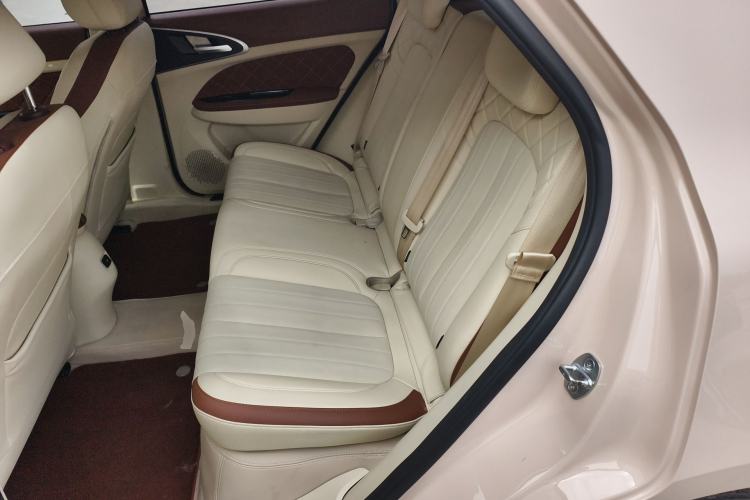 Used ORA Good Cat 2022 Morandi Edition 400km Standard Range Premium Version Lithium Iron Phosphate Left Rear Seat