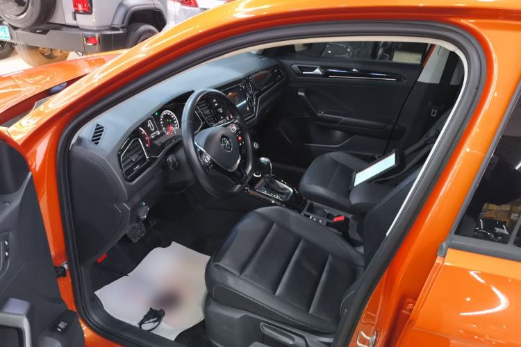 Used Volkswagen T-ROC 2019 280TSI DSG Two-Wheel Drive Comfort Version China VI Standard