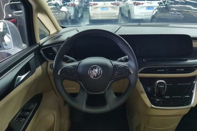 Used Buick GL8 2022 ES Landtrek 653T Luxury Edition