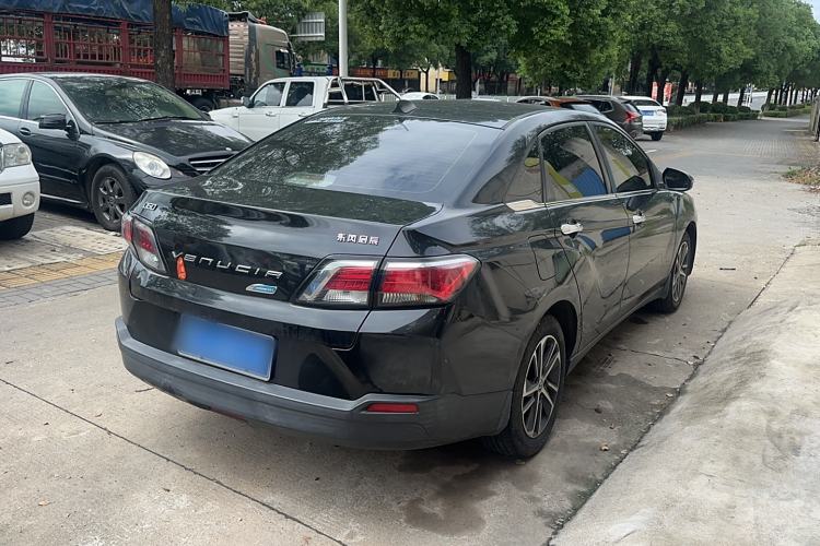 Used Venucia D60 2018 1.6L CVT Smart Connect Elite Edition