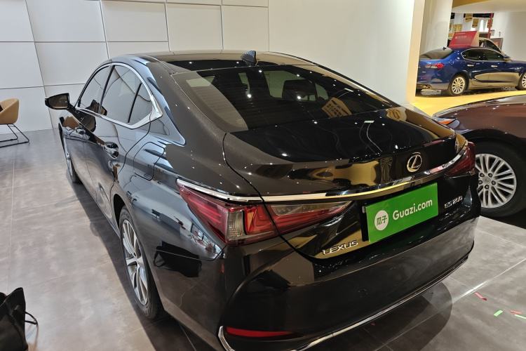 Used Lexus ES 2020 200 Excellence Edition
